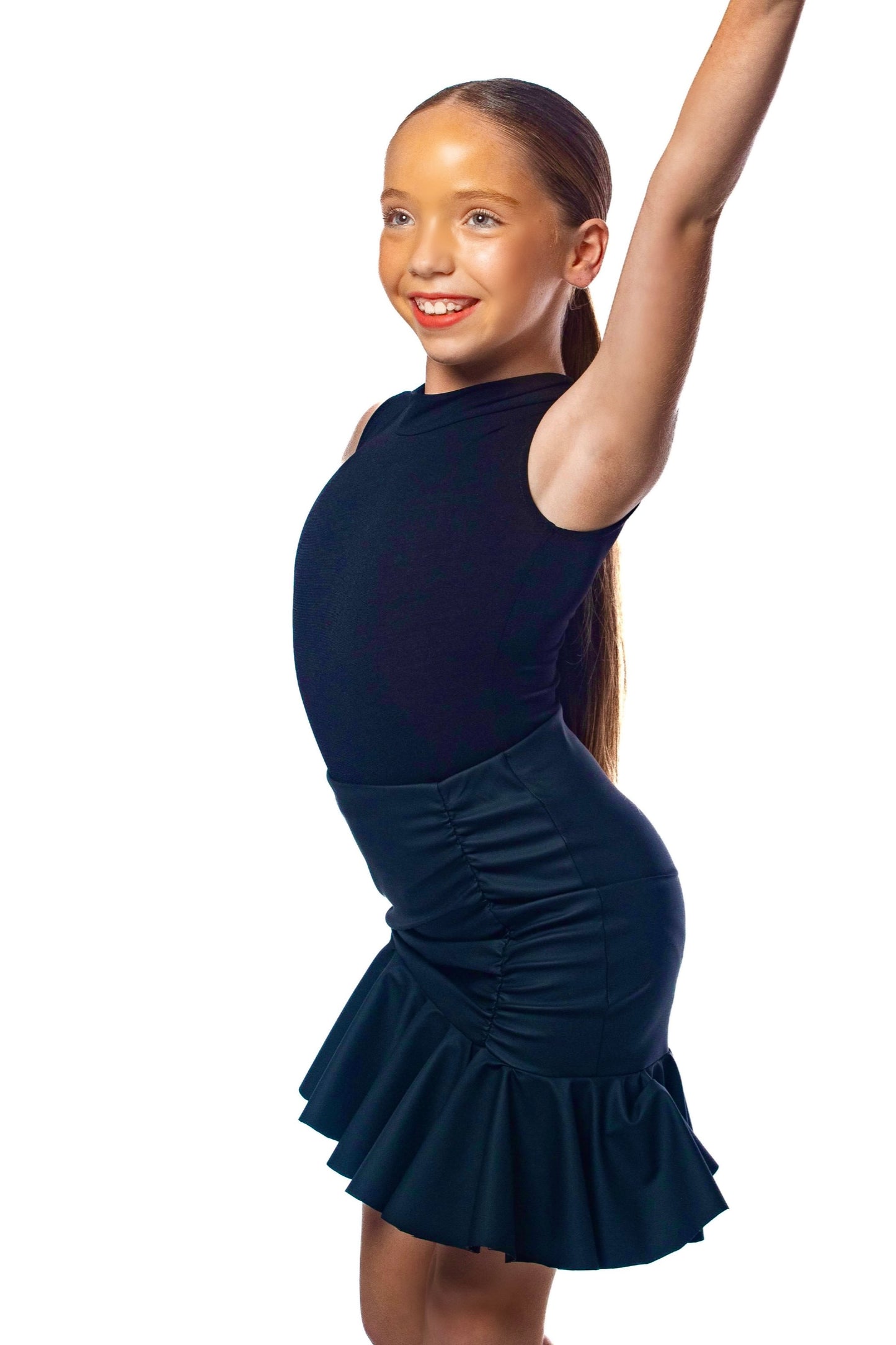 𝐋𝐢𝐥𝐢𝐚𝐧𝐚 𝐋𝐞𝐨𝐭𝐚𝐫𝐝
- Black