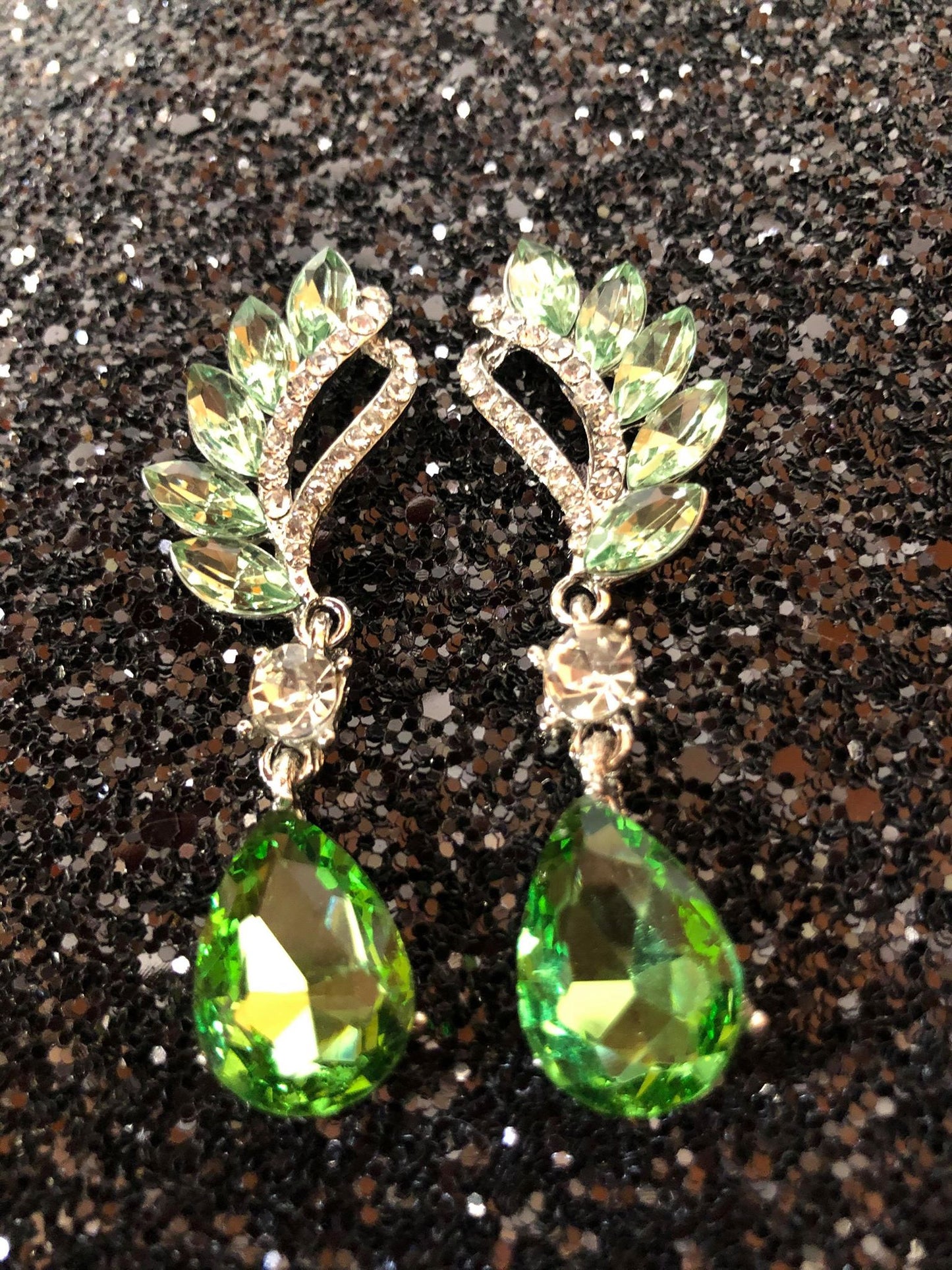 GREEN DROP EARRINGS