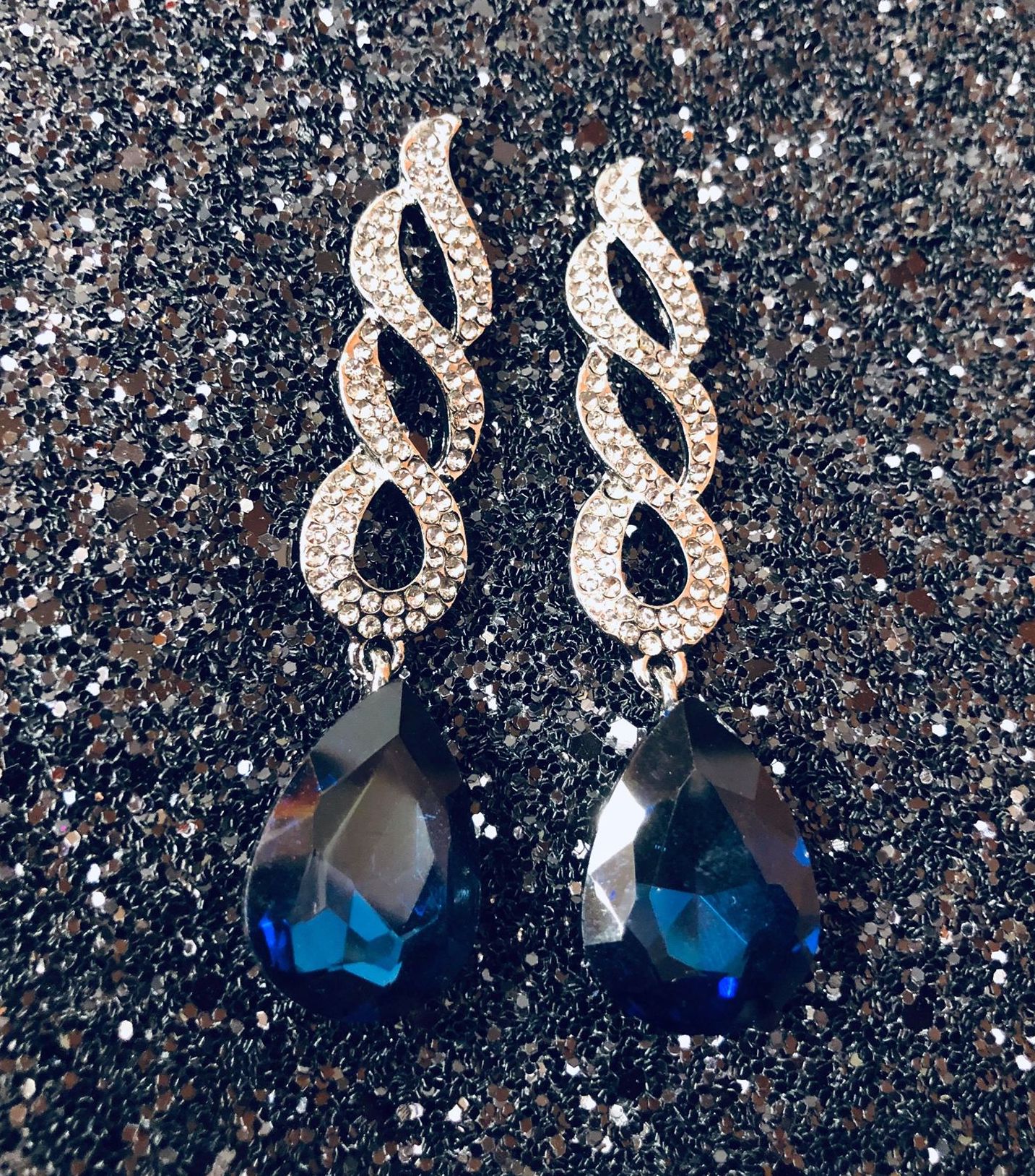 TWIST DROP NAVY EARRINGS