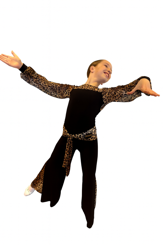 𝐋𝐞𝐚𝐧𝐝𝐫𝐨 𝐋𝐞𝐨𝐭𝐚𝐫𝐝 - Leopard